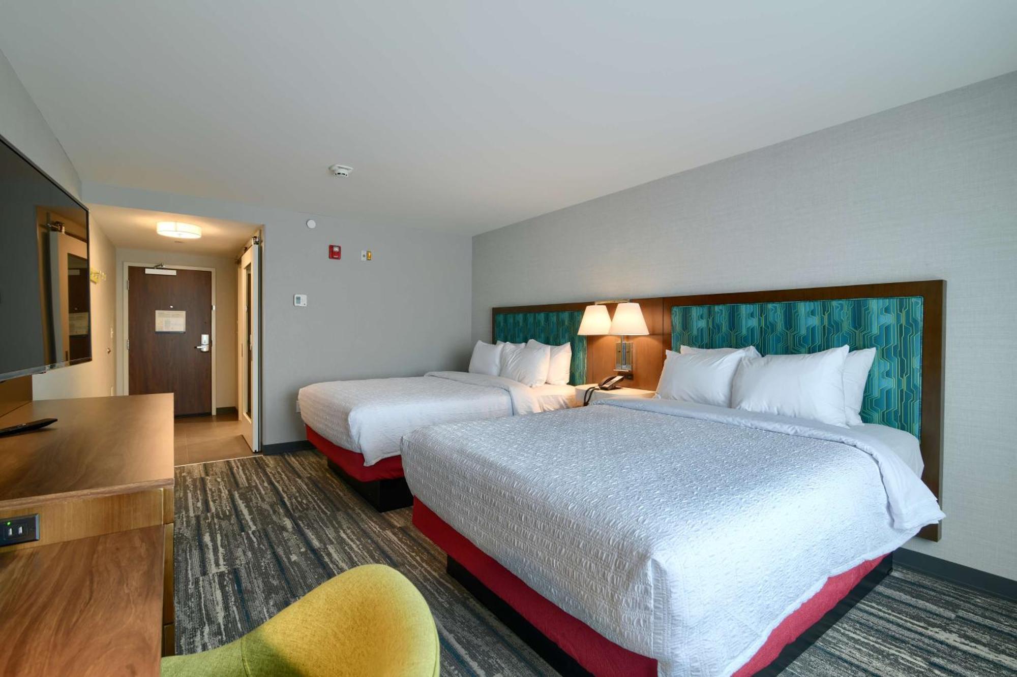Hampton White Mountains Hotel